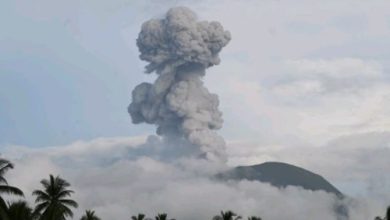 Erupsi Gunung Ibu di Halmahera. Foto: Antara