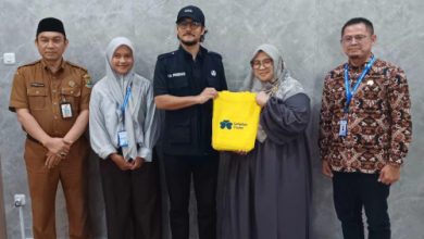 Wakil Wali Kota Cilegon, Fajar Hadi Prabowo bersama Sahabat Yatim Indonesia. Foto Daeng Yusvin