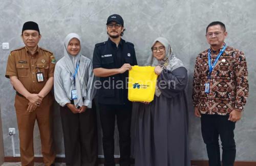 Wakil Wali Kota Cilegon, Fajar Hadi Prabowo bersama Sahabat Yatim Indonesia. Foto Daeng Yusvin