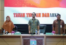 Wakil Wali Kota Cilegon, Fajar Hadi Prabowo dalam sosialisasi raperwal tentang kader Cilegon mandiri. Foto: Daeng Yusvin