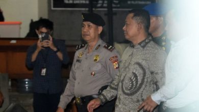 Eks Jampidsus Kejagung, Febrie Ardiansyan tak dikenakan rompi tahanan dan borgol saat ditahan. Foto Antara