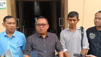 Tim Advokat Junalis Banten mendampingi 2 perusahaan media yang dilaporkan Walikota Serang, Budi Rustandi ke Polda Banten. Foto BW Iskandar