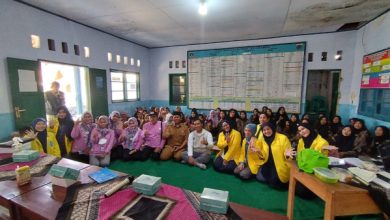 FIK UI lakukan edukasi MP-ASI di Desa Kupahandap, Kabupaten Pandeglang. Foto: FIK UI