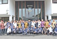 Parag gurus SMP Swasta di Kabupaten Serang berpose. Foto: Arif Soleh