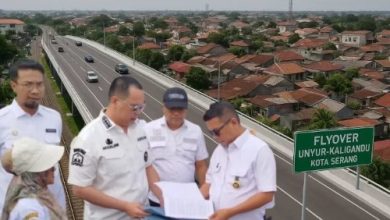 Pembangunan frontage Flyover Unyur di Kota Serang. Foto BW Iskandar