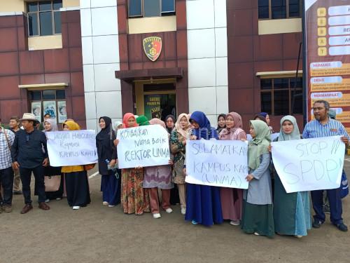 Forum Dosen Unma Desak Polres Pandeglang Hentikan Penyidikan Rektor dan BPU. Foto: Eko Supriatno - Unma Banten