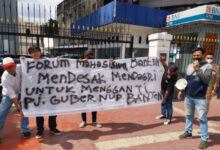 Demo Forum Mahasiswa Banten di Kemendagri, Jakarta. Foto: Ucu
