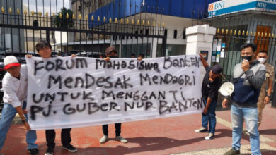 Demo Forum Mahasiswa Banten di Kemendagri, Jakarta. Foto: Ucu