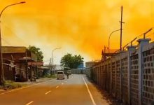 Gas berwarna oranye yang menyebar dari PT Vopak di Gerem, Cilegon. Foto Daeng Yusvin