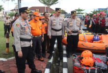 Gelar pasukan di Polres Serang antisipasi bencana alam. Foto: Yono
