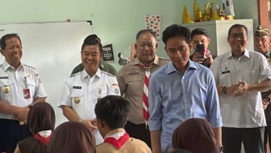 Cek makan siang gratis di SMPN Jakarta. Foto: Antara