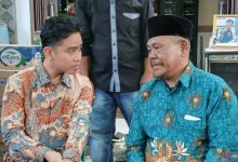 Wakil Presiden RI, Gibra Rakabuming Raka melayat ke keluarga pelajar Tangerang yang tewas dalam kerusuhan. Foto: Antara