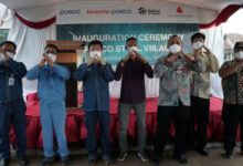 Krakatau Posco menyerahkan Graha Posco CLC untuk pelatihan masyarakat.