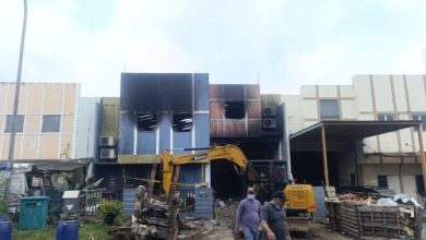 Gudang Kimia Pestisida yang terbakar di Kawasan Tekno Setu, Tangsel. Foto Antara