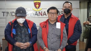 3 Hakim Pengadilan Negeri Surabaya yang ditahan jaksa karena terima suap putusan GR Tannur. Foto: Antara