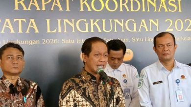Hanif Faisol Nurofiq, Menteri LH. foto Antara