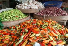 Harga cabai di Pasar Rau, Kota Serang. Foto: Adam Maulana