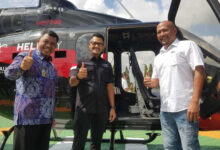 taksi udara berupa pesawat helikopter.