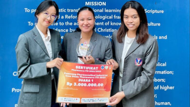 Tim Farmasi UPH berinovasi daun pagagan. Foto: Humas UPH