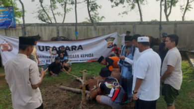 Pemotongan hewan kurban di Polres Serang. Foto: Yono