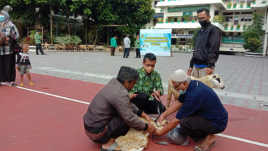 Penyerahan hewan kurban di SMa Muhi Yogyakarta. Foto: Yusron Ardi Darma