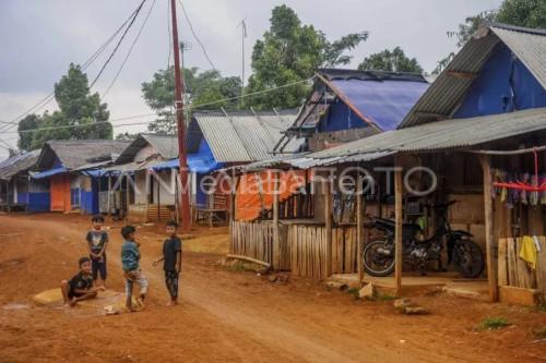 Lebih 300 keluarga korban bencana tahun 2020 hingga sekrang masih menghuni Huntara di Lebak Gedong. Foto Antara