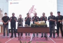 Jajaran Komisaris dan Direktur Bank Banten berpose saat peringatan Hut Ke-6. Foto: Bank Banten