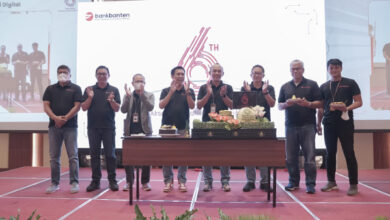 Jajaran Komisaris dan Direktur Bank Banten berpose saat peringatan Hut Ke-6. Foto: Bank Banten