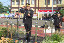 Kapolres Serang, AKBP Chondro Sasongka memimpin upacara HUT Bhayangkara Foto: Yono
