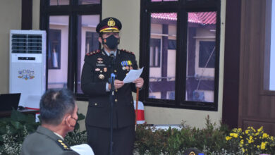 Kapolres Serang, AKBP Yudha Satria hadiri upacara virtual HUT Bahayangkar yang dipimpin Presiden RI. Foto: Yono