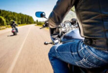 Polisi berhasil menangkap pencuri motor setelah aksi kejar-kejaran bak film action.