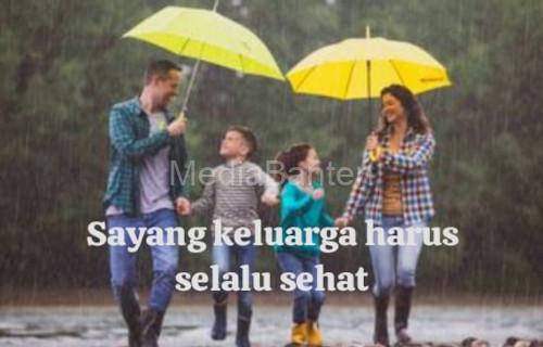 Ilustrasi tetap sehat di musim hujan. Foto Daeng Yusvin