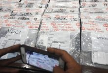 Ponsel sitaan Polri dengan IMEI Ilegal. Foto: LKBN Antara