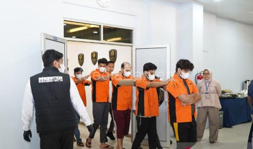 6 WNA yang ditahan Imigrasi Bandara Soetta. Foto Antara