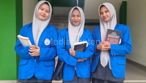 Calon mahasiswi Institut Agama Islam Ardaniah. Foto Elis Fitriani
