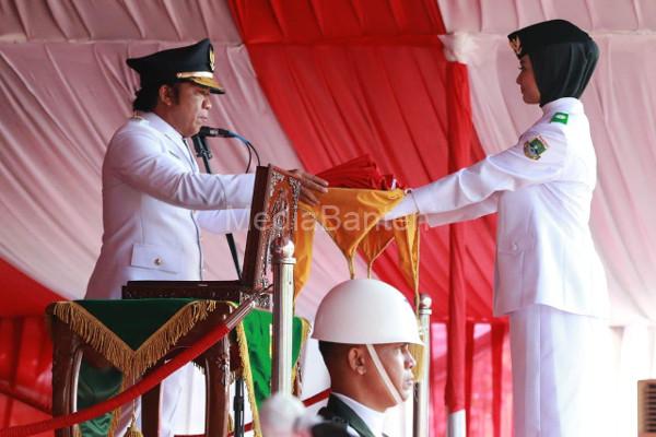 Pj Gubernur Banten, Al Muktabar menjadi Inspektur Upacara HUT RI di KP3B, Kota Serang. Foto: Biro Adpim Banten