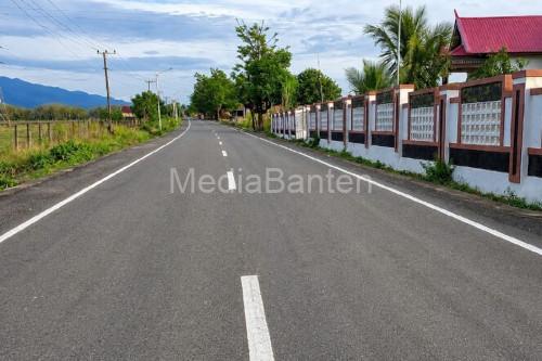 Salah satu ruas jalan dari Program Inpres Jalan Daerah. Foto Antara