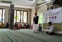 Warga Perumahan Taman Lopang Indah, Kota Serang menggelar peringatan Isra Miraj. Foto Yono