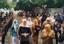 Alfi Rizki Agnia Robinsar, istri Walikota Cilegon atau Ketua PKK mengajak generasi muda mencintai budaya lokal. Foto Daeng Yusvin