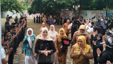 Alfi Rizki Agnia Robinsar, istri Walikota Cilegon atau Ketua PKK mengajak generasi muda mencintai budaya lokal. Foto Daeng Yusvin