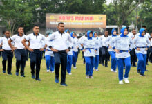 Danpasmar 2, Mayjen TNI Suherlan berolahraga bersama dengan prajurit Menkav 2 Mar. Foto: