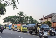 Truk tambang bukan logam dan batu di Bojonegara - Puloampel. Foto: Web Pemkab Serang