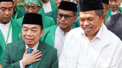 Jazuli Juweni, Ketua Umum PB Mathlaul Anwar dan Ded Mulyadi, Gubernur Jawa Barat. Foto M Arif Kirdiat