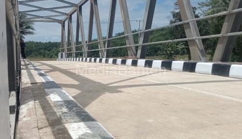 Jembatan Impian di Kampung Sereh, Desa Cikedal, Kabupatn Pandeglang. Foto: Budi Wahyu Iskandar