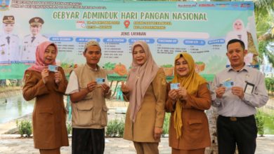 Asda III Pemkab Serang, Ida Nuraida menyosialisasikan program jemput bola Adminduk Kabupaten Serang. Foto: Arif Sholeh
