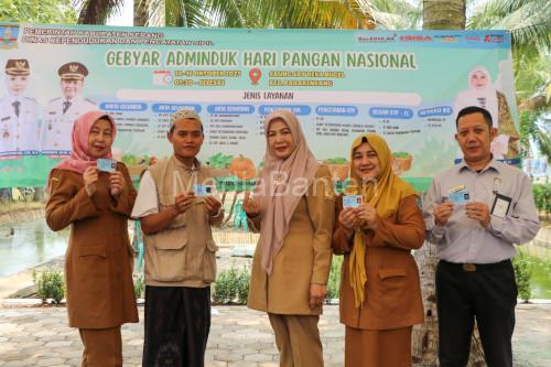 Asda III Pemkab Serang, Ida Nuraida menyosialisasikan program jemput bola Adminduk Kabupaten Serang. Foto: Arif Sholeh