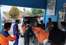 Penemuan jenazah di Perairan Pekon, Lampung. Foto Antara
