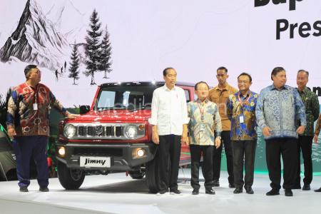 Presiden RI, Jokowi kunjungi Jimny 5 Door di Pameran IIMS 2024. Foto: PR Suzuki