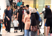 Kunjungan Jokowi, Presiden RI bersama cucu ke Sun Plaza Medan. Foto: BPMI Satpres RI