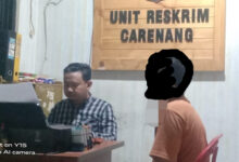 Pengepul judi togel di Carenang. Foto: Yono